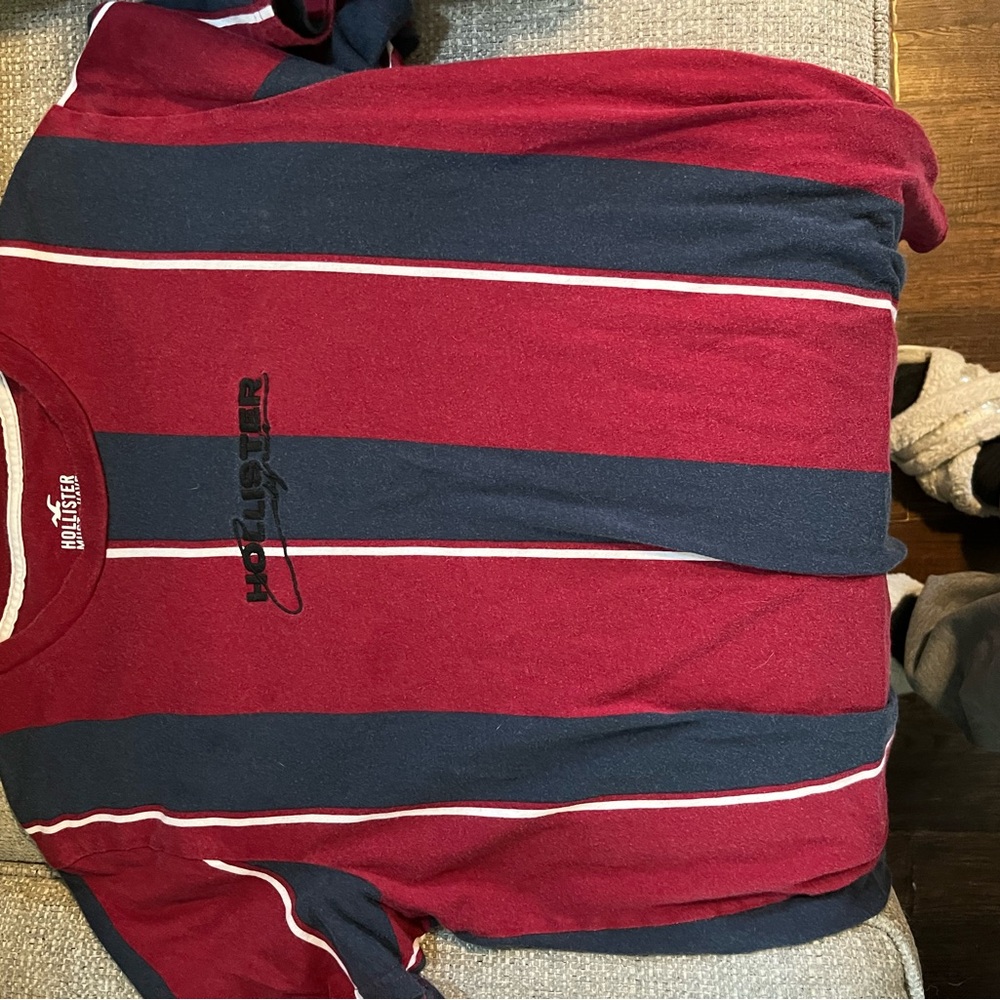 Hollister tee shirt